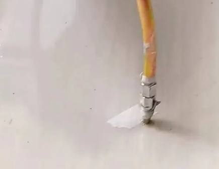 涟源瓷砖空鼓维修公司专业解答在瓷砖铺贴过程中，如果使用的砂料过粗（如全部使用了粗砂），可能会导致以下问题